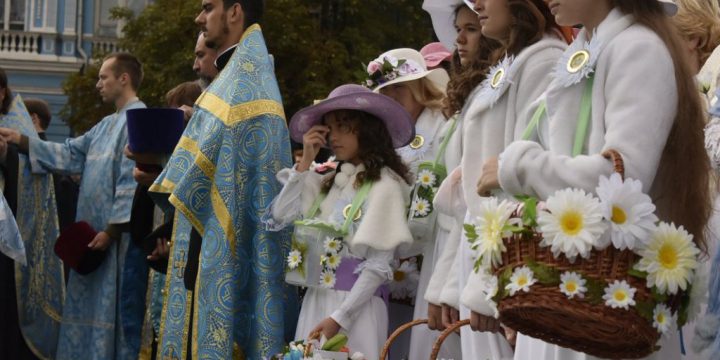 В Симферопольской и Крымской епархии начата подготовка к участию в благотворительной акции «Белый цветок»